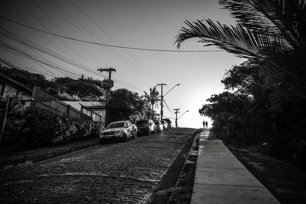 Buzios 'taki Dik Yol' un Siyah ve Beyaz Manzarası - Rio de Janeiro, Brezilya