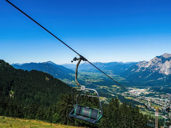 オーストリア カリンシア 夏の間に空になるリフトスキーリフトチェア — ストック写真