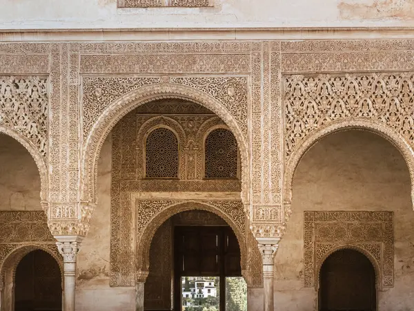 Arcades Van Gesneden Marmeren Steen Delicate Islam Versierde Kalligrafie Decoratie — Stockfoto