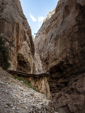 Endülüs, Malaga, İspanya 'daki El Caminito del Rey vadisindeki boş geçit.