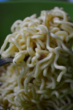 Yumurtalı hazır şehriye.