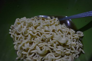 instant noodles with chicken