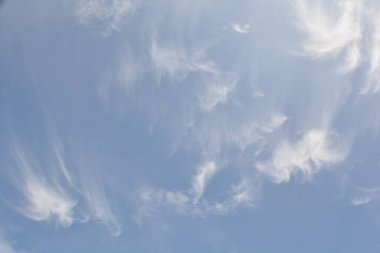 Beyaz bulutlar gökyüzü