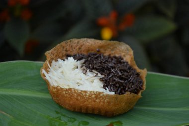 pirinç keki ve siyah pirinç.