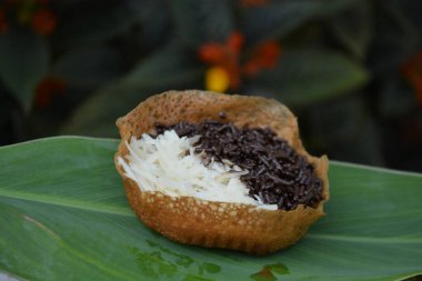 Çikolata ile Çikolatalı dondurma