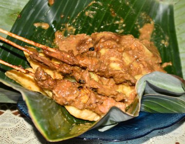 Izgara karides ve muz.