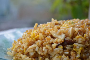 Kızarmış sebzeli pilav