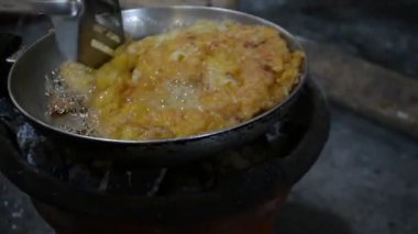 tavada kızarmış patates