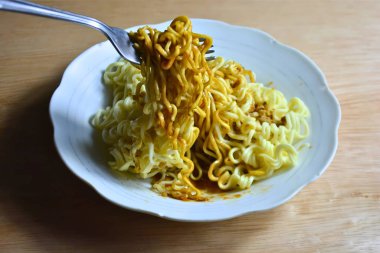 Tavuklu hazır şehriye..