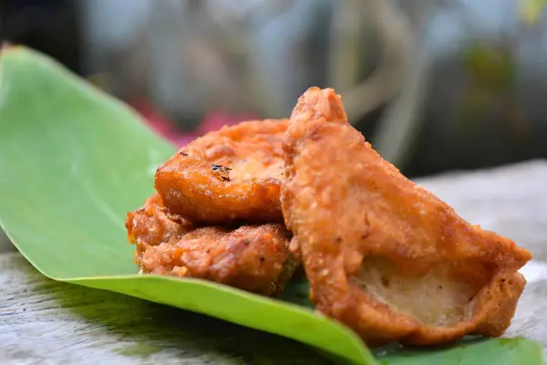 yapışkan pirinç kızarmış tavuk