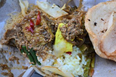 Lezzetli Asya yemeklerinin yakın görüntüsü