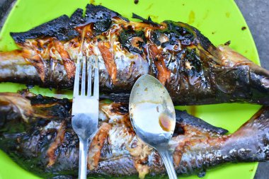 ızgara balık ve sebze