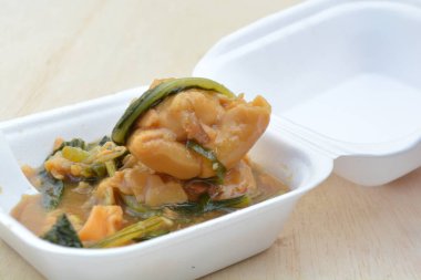 Tayland yemeği ve domuz eti.