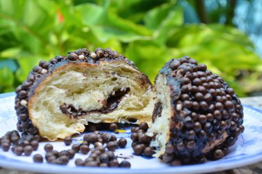 Kahveli çikolatalı çörek.