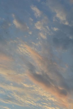 Bulutlu güzel gökyüzü