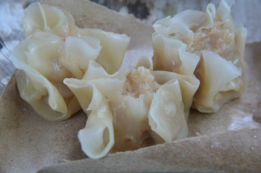 Lezzetli Asya yemeklerinin yakın görüntüsü