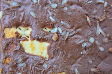 Fındıklı ve fıstıklı çikolata