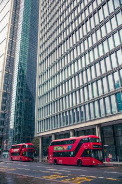 Londra - 15 Haziran 2016: Londra 'daki Canary Wharf' taki modern ofis binaları.