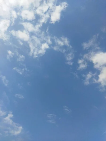 Langit Biru Dengan Awan — Stok Foto