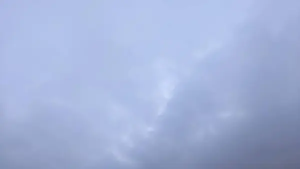 Bulutlu mavi gökyüzü