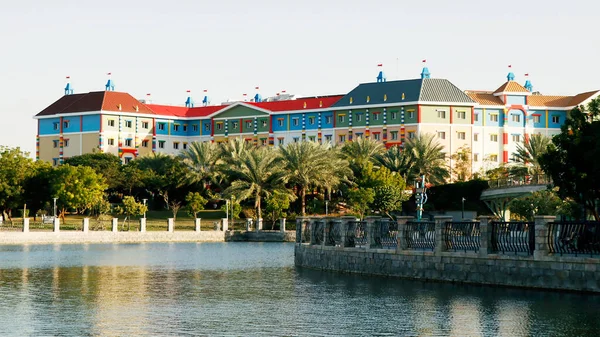 Dubai, Birleşik Arap Emirlikleri - 13 Şubat 2023 legoland Dubai su kanalı manzaralı
