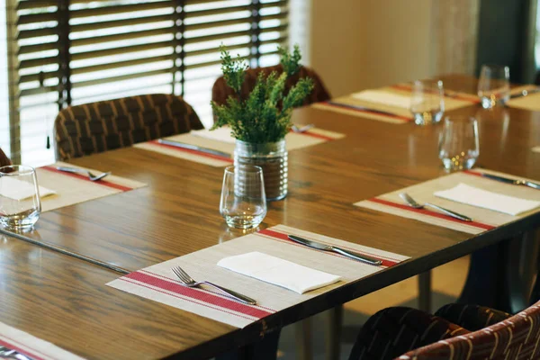 Mesa Comedor Restaurante Informal Establecido Con Color Marrón Oscuro Theam — Foto de Stock