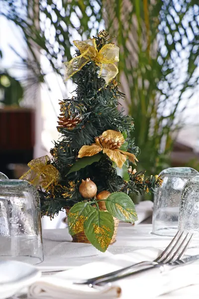 Τραπέζι Που Έχει Συσταθεί Χριστούγεννα Εορταστική Έννοια — Φωτογραφία Αρχείου