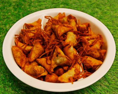 Kızarmış ıspanak şişmanlatıcı, Lübnan sıcak meze seçimi