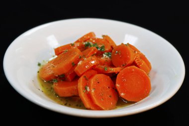 İspanyol turşusu ve marine edilmiş havuç yemeği, İspanya 'da zanahoras aliadas olarak bilinir.