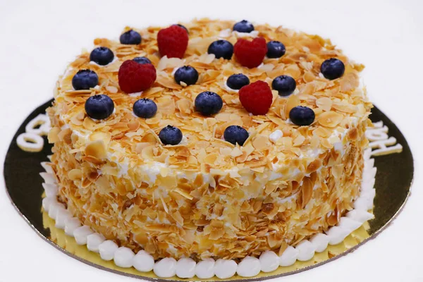 Keto Diet Cake Cream Cheese Almond Flakes Berries — Stock Photo, Image