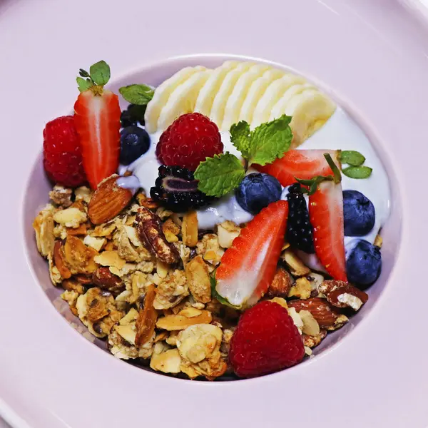 Granola Bowl Yoghurt Banana Fresh Assorted Berries Healthy Breakfast Concept — Stock Photo, Image