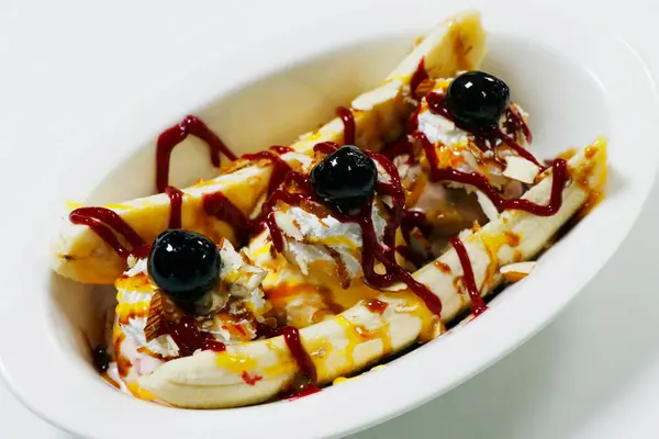 Banana Split Ice Creams Cherries Raspberry Caramel Sauce — Stock Photo, Image
