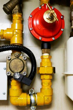 sıvı petrol boru hattı ve emniyet coper vanası
