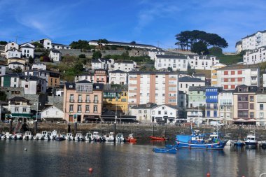 Asturias 'taki Luarca şehrinin güzel manzarası