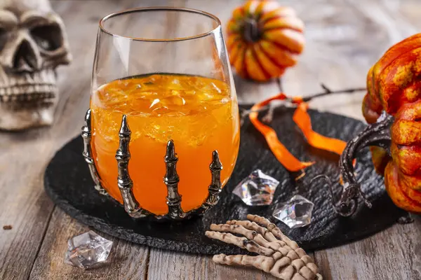 Cadılar Bayramı Portakal Kokteyli Ürkütücü Iskeletler Gözlükleri — Stok fotoğraf