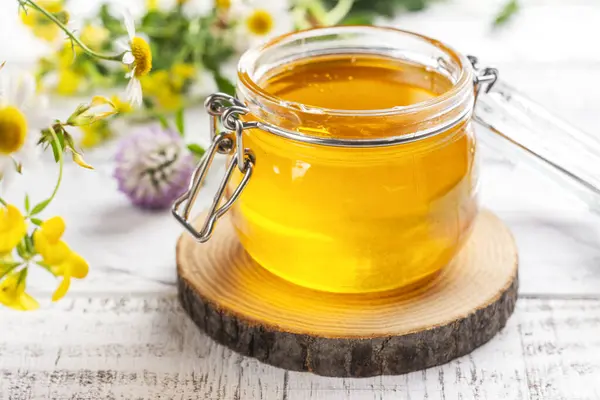 Glass Jar Floral Liquid Honey Flowers Honey Dipper Copy Space — Stock Photo, Image