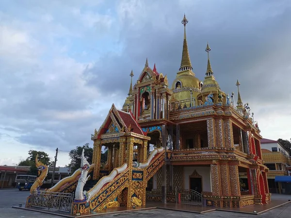 Huay Yai Temple Pattaya Chonburi는 태국을 방문하기 파타야의 전통적인 스타일의 — 스톡 사진