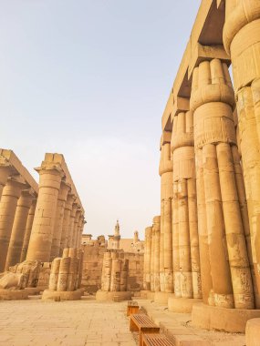 Luxor 'daki Karnak tapınağının antik kalıntıları. Mısır. Yüksek kalite fotoğraf