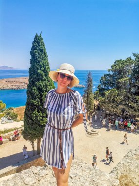 Lindos Harabeleri, Rodos, Dodecanese Adaları, Yunan Adaları, Yunanistan. Lindos Akropolü, Rodos, Yunanistan 'ın antik mimarisi. - Evet. Yüksek kalite fotoğraf