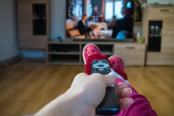 Çek malı. Kanal değiştirmek ve izlemek için bir film aramak - canlı yayın - SHOTLISTstream. Yüksek kalite fotoğraf