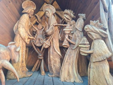 Noel vertep 'i, İsa' nın doğum sahnesi oyuncakları. Tatil kompozisyonu, Meryem Ana, bebek, Yusuf ve üç bilge adamla dini sahne. Prag 'da. Çek malı. Yüksek kalite fotoğraf