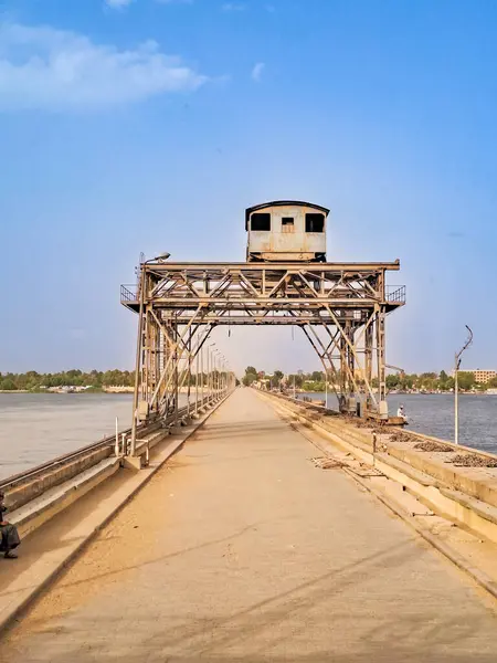 stock image Cruises passing through the Esna Lock, a structure of water gateway on the river Nile that links Luxor and Aswan, Esna, Egypt. High quality photo