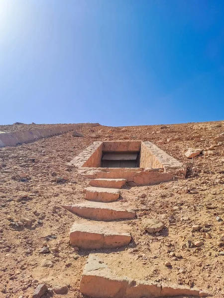 Abu Simbel Tapınağı 'nın arkasındaki mezar. Mısır. Yüksek kalite fotoğraf