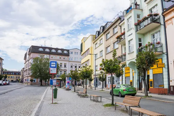 Podebradi- Çek- 27 Temmuz 2024: şehir merkezindeki eski mimari evler. Yüksek kalite fotoğraf