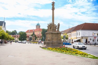 Podebrady - Çek - 27 Temmuz 2024: Podiebrad 'lı George Heykeli veya Çek Cumhuriyeti' nin Merkez Bohemya 'daki Bohemya Kralı. Yüksek kalite fotoğraf