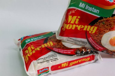 Tangerang, Endonezya - 31 Temmuz 2023: Endonezya 'daki hazır erişte, 