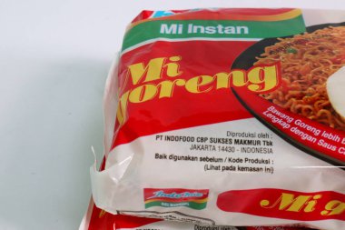 Tangerang, Endonezya - 31 Temmuz 2023: Endonezya 'daki hazır erişte, 