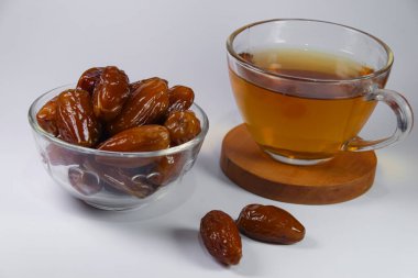 Çay ve Tarih beyaz, ramazan temalı kahvaltılık meyveler