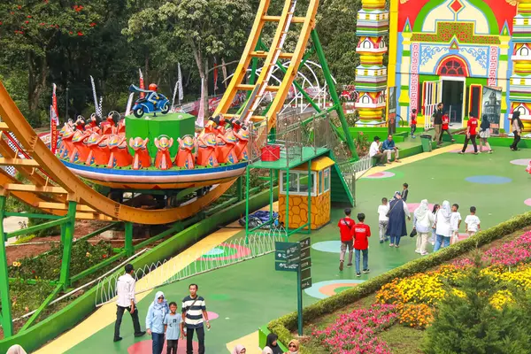 Bandung, Endonezya - 6 Temmuz 2024: Bandung turistik gezilerinden biri, hava manzarası.