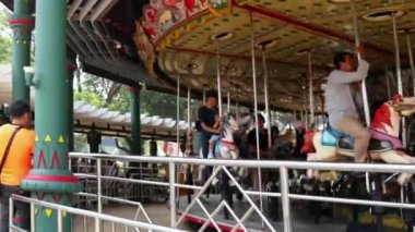 Jakarta, Endonezya - 4 Ağustos 2024: Dufan, Jakarta 'da Atlıkarınca